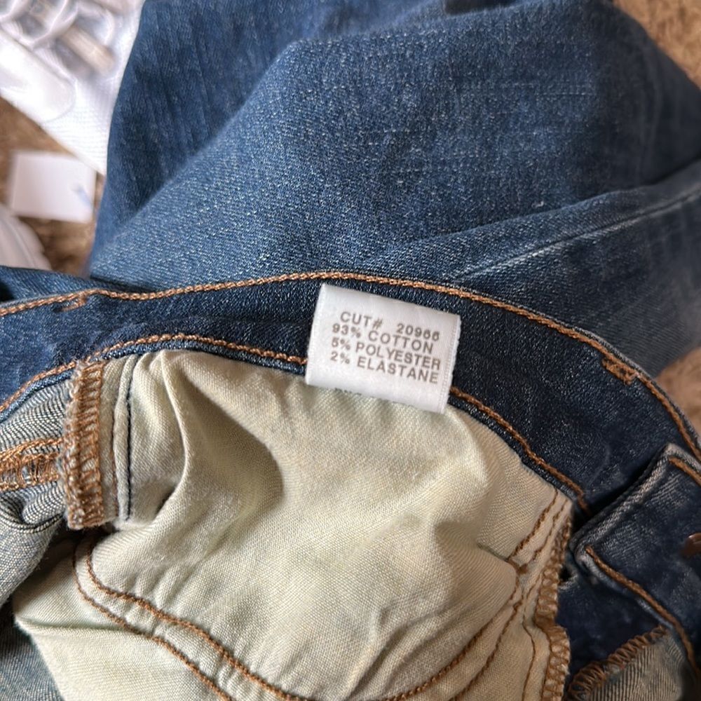 J Brand | Maria High-Rise Skinny Jean in Comfort Stretch in Ingenue | 27 - Picture 8 of 10